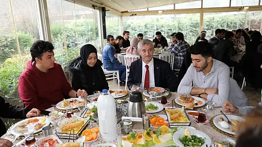 Tahmazoğlu Bursa'daki ve Konya'daki Şahinbeyli öğrencilerle bir araya geldi