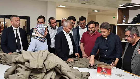 Tahmazoğlu esnaf ve vatandaşla bir araya geldi