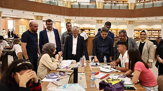 Tahmazoğlu esnaf ve vatandaşla bir araya geldi