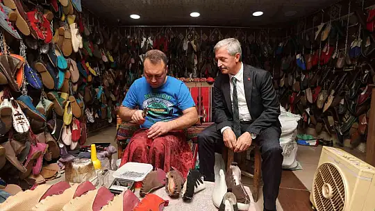 Tahmazoğlu, esnafla bir arada