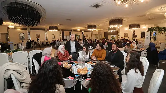 Tahmazoğlu, Kayseri'de okuyan Şahinbeyli öğrencilerle buluştu