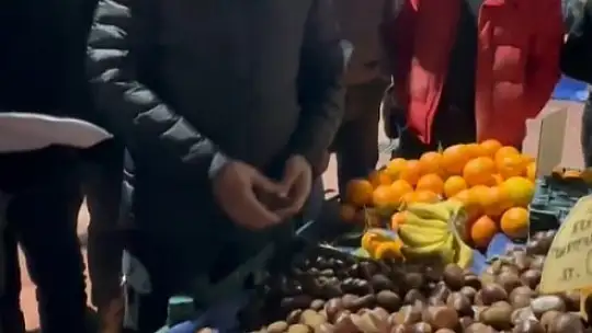 Tahmazoğlu'ndan fahiş fiyatla satış yapan pazarcıya sert tepki