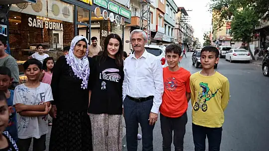 Tahmazoğlu vatandaş ve esnaf ile iç içe