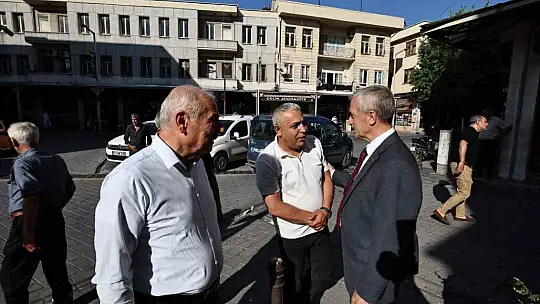 Tahmazoğlu vatandaş ve esnaf ile iç içe