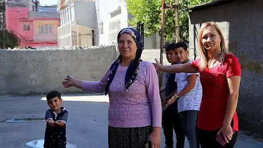 Tapulu arazim diyerek sokağı duvar örerek kapattı