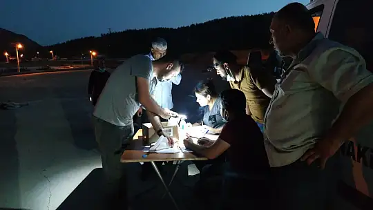 Tarım işçileri çalıştıkları tarlalarda aşılanıyor