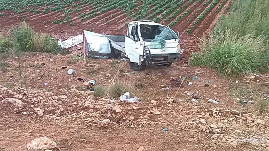Tarım işçilerini taşıyan kamyonet şarampole uçtu: 1 ölü, 22 yaralı