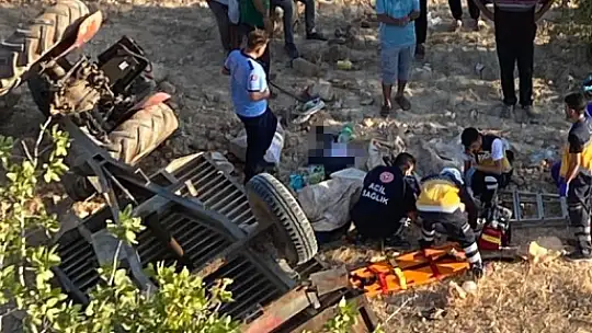 Tarım işçilerini taşıyan traktör şarampole uçtu: 2 ölü, 5 yaralı