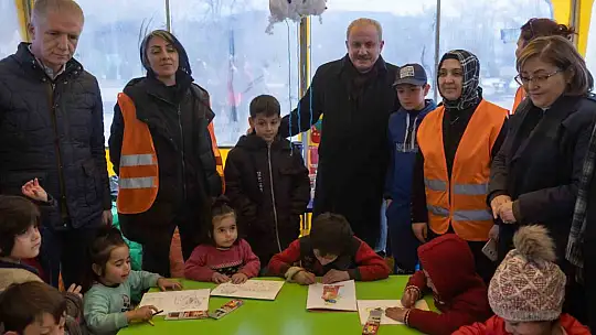 TBMM Başkanı Şentop çadır kenti ziyaret etti