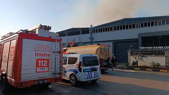 Tekstil fabrikasında çıkan yangın gıda deposuna sıçradı