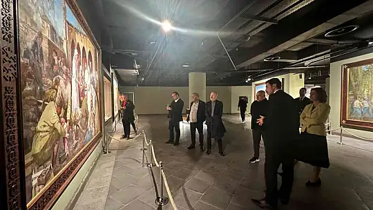 TFF yöneticileri Panorama 25 Aralık Müzesi'ni ziyaret etti