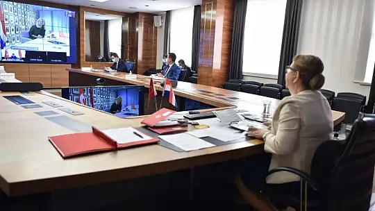 Ticaret Bakanı Pekcan: 'Türkiye'de doğrudan yatırımı bulunan ülkeler arasında Hollanda birinci sırada