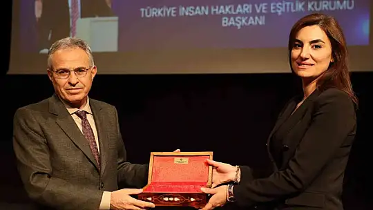 TİHEK Başkanı Kılıç GAÜN'lü öğrencilerle bir araya geldi
