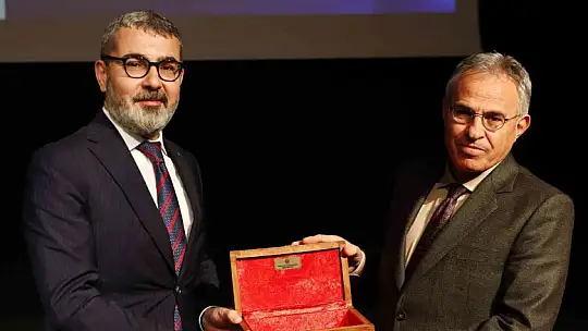 TİHEK Başkanı Kılıç GAÜN'lü öğrencilerle bir araya geldi