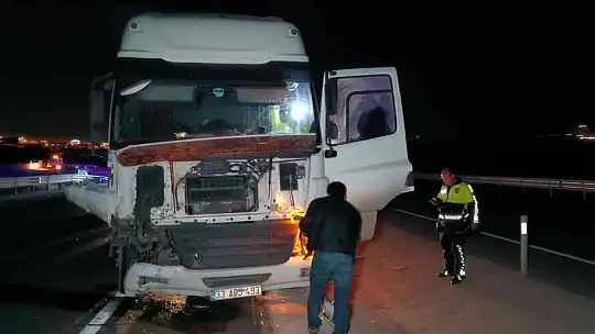 Tır otomobile arkadan çarptı: 3 yaralı