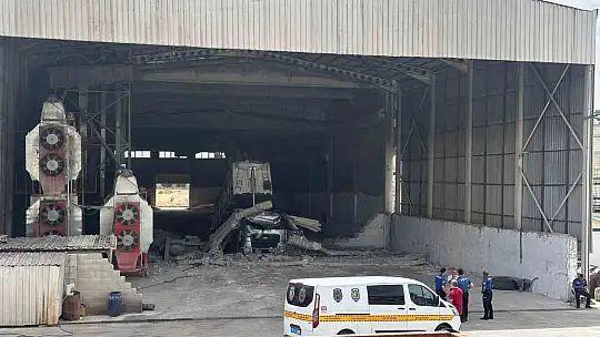 Tırının damperini açık unutması hayatına mal oldu