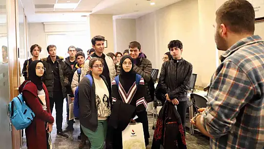 TOBB Fen Lisesi öğrencileri SANKO Üniversitesi'nde intörnlük ile ilgili bilgi aldı