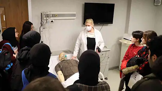 TOBB Fen Lisesi öğrencileri SANKO Üniversitesi'nde intörnlük ile ilgili bilgi aldı
