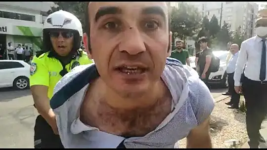 Trafikte tekmeli, sopalı yol verme kavgası
