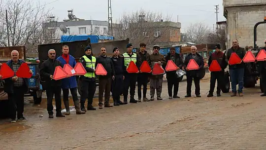 Traktör sürücülerine jandarmadan güvenli tarım eğitimi