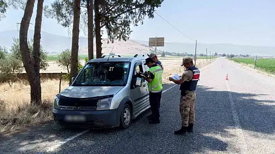 Traktör sürücülerine Jandarmadan özel denetim
