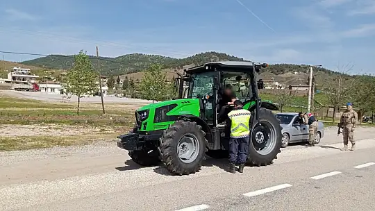 Traktör sürücülerine Jandarmadan özel denetim