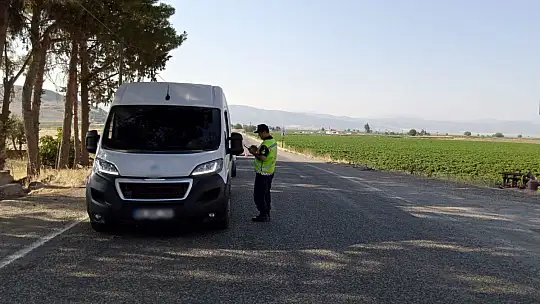 Traktör sürücülerine Jandarmadan özel denetim