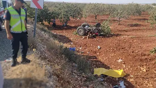 Traktör tarlaya uçtu: 1 ölü, 4 yaralı
