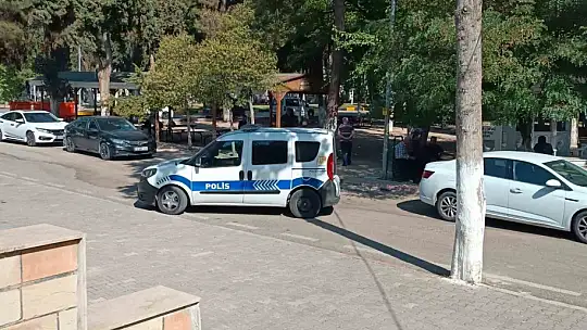 Traktörün çarptığı duvarın altında kalan dede ve torunu hayatını kaybetti