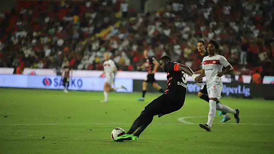 Trendyol Süper Lig: Gaziantep FK: 0 - Sivasspor: 1 (Maç devam ediyor)