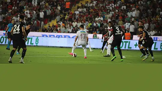 Trendyol Süper Lig: Gaziantep FK: 0 - Sivasspor: 2 (İlk yarı)