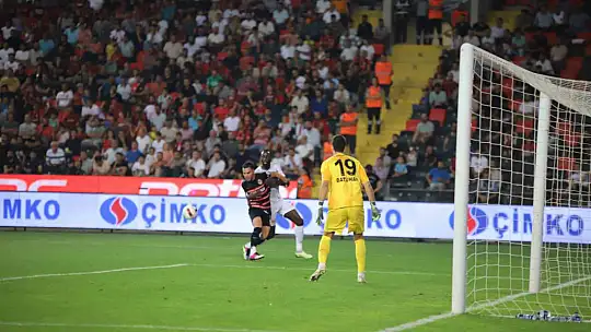 Trendyol Süper Lig: Gaziantep FK: 0 - Sivasspor: 2 (İlk yarı)