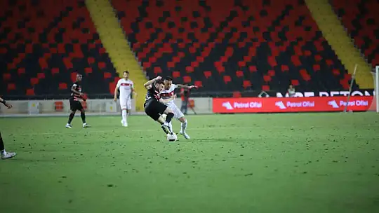 Trendyol Süper Lig: Gaziantep FK: 0 - Sivasspor: 2 (İlk yarı)