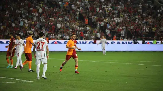 Trendyol Süper Lig: Gaziantep FK: 0 - Galatasaray: 1 (Maç devam ediyor)