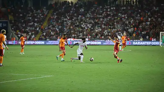Trendyol Süper Lig: Gaziantep FK: 0 - Galatasaray: 1 (İlk Yarı)