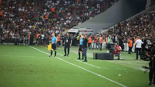 Trendyol Süper Lig: Gaziantep FK: 0 - Galatasaray: 1 (İlk Yarı)