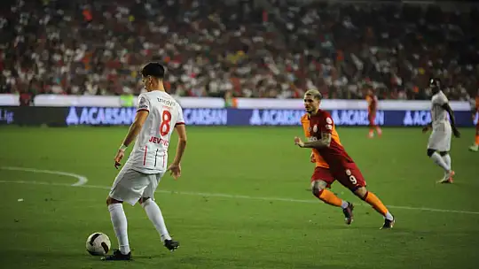 Trendyol Süper Lig: Gaziantep FK: 0 - Galatasaray: 1 (İlk Yarı)