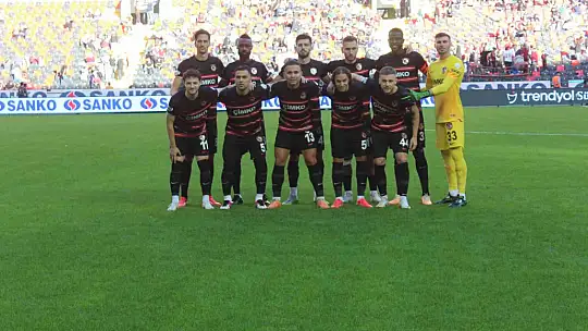 Trendyol Süper Lig: Gaziantep FK: 0 - Antalyaspor: 0 (İlk yarı)