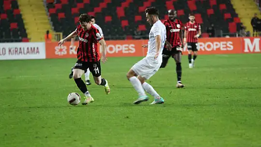 Trendyol Süper Lig: Gaziantep FK: 1 - Ç.Rizespor: 0 (İlk yarı)