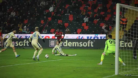 Trendyol Süper Lig: Gaziantep FK: 0 - Ankaragücü: 1 (İlk yarı)