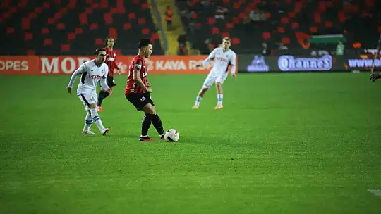 Trendyol Süper Lig: Gaziantep FK: 0 - Trabzonspor: 0 (Maç devam ediyor)
