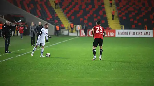 Trendyol Süper Lig: Gaziantep FK: 0 - Trabzonspor: 0 (İlk yarı)