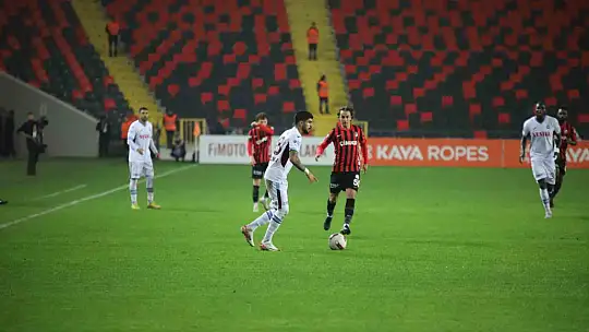 Trendyol Süper Lig: Gaziantep FK: 1 - Trabzonspor: 3 (Maç sonucu)