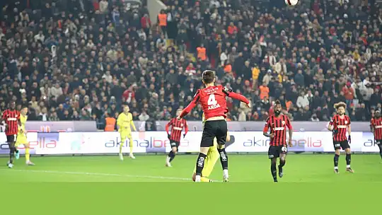 Trendyol Süper Lig: Gaziantep FK: 0 - Fenerbahçe: 0 (Maç devam ediyor)