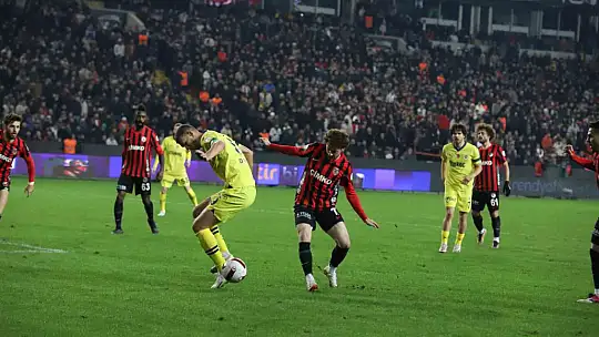 Trendyol Süper Lig: Gaziantep FK: 0 - Fenerbahçe: 0 (İlk yarı)