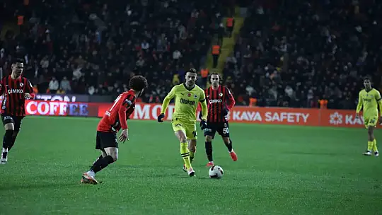 Trendyol Süper Lig: Gaziantep FK: 0 - Fenerbahçe: 0 (İlk yarı)
