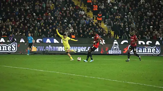 Trendyol Süper Lig: Gaziantep FK: 0 - Fenerbahçe: 0 (İlk yarı)