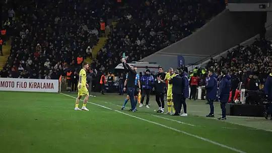 Trendyol Süper Lig: Gaziantep FK: 0 - Fenerbahçe: 0 (İlk yarı)