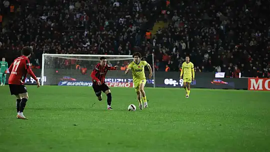 Trendyol Süper Lig: Gaziantep FK: 0 - Fenerbahçe: 0 (İlk yarı)