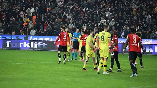Trendyol Süper Lig: Gaziantep FK: 0 - Fenerbahçe: 1 (Maç sonucu)